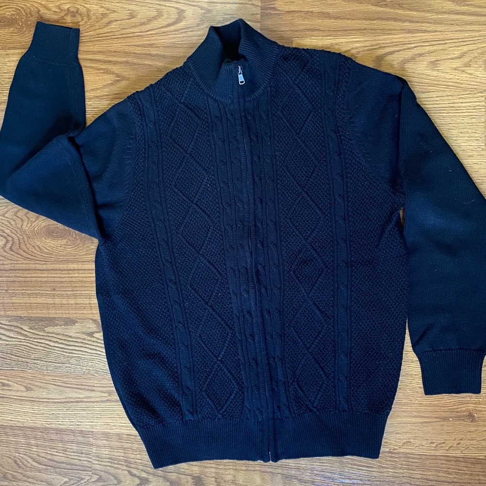 Zip up Men’s mock turtle neck cardigan sweater. Black. Size Large.